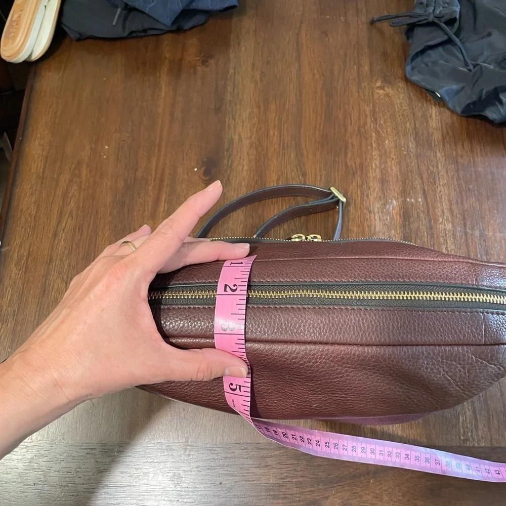 Fossil Preston   Brown Pebbled Leather Messenger Bag